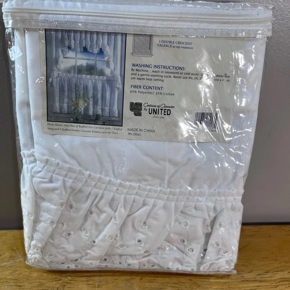 Vtg Vienna Embroidered Eyelet Ruffled Double Crescent Valance White 60x15 361